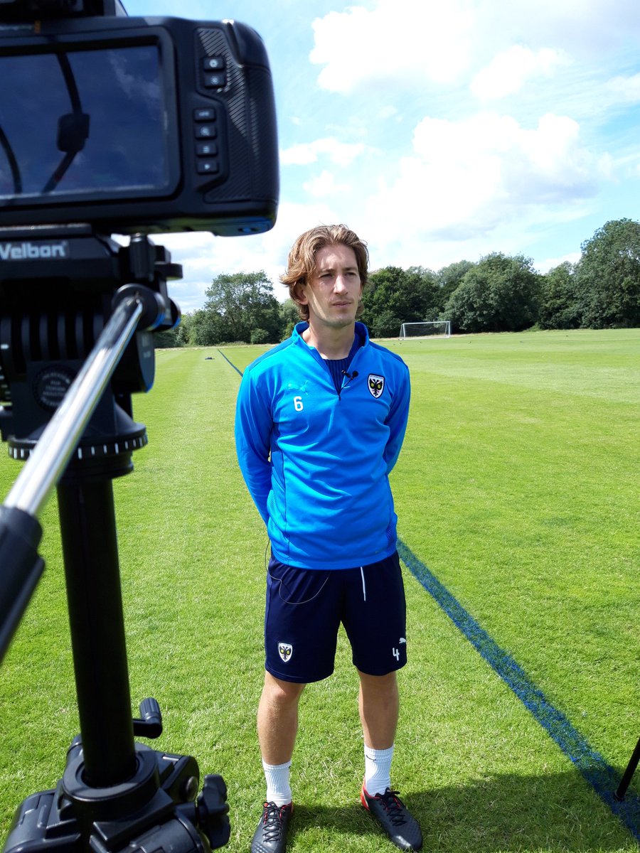 surreyfa's tweet image. A great day filming with @AFCWimbledon as part of our mental health project with @beder_uk &amp;amp; @CapCo_Tweets 💙

#ThisIsSurreyFootball #AFCW