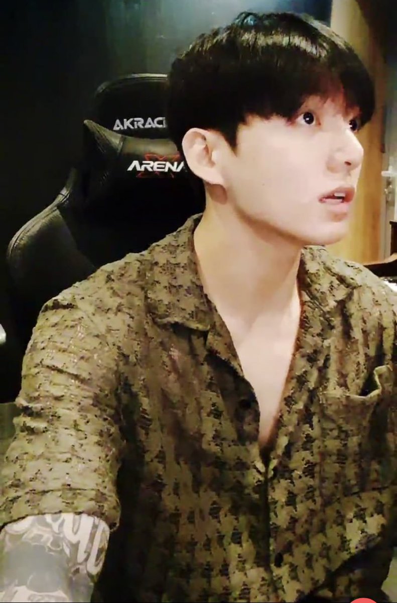 manaw0804's tweet photo. 🐰แจก 20 หนึ่งคนค่ะ จองกุกกี้มาไลฟ์ให้หายคิดถึงแล้วt—t รีทวิตอย่างเดียวค่ะ💖
#JUNGKOOK https://t.co/On0wvWhEWN