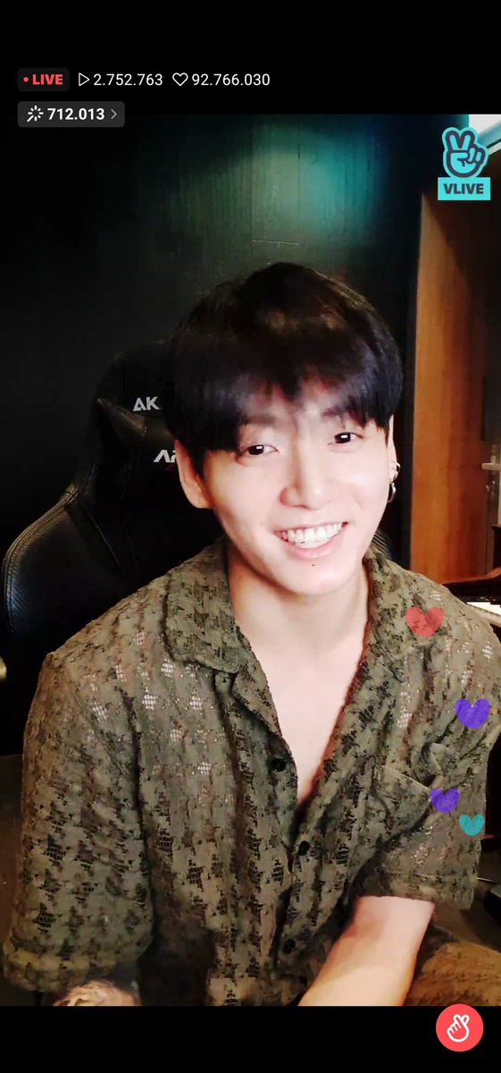 Çok güzel gülüyorsun ama sen..