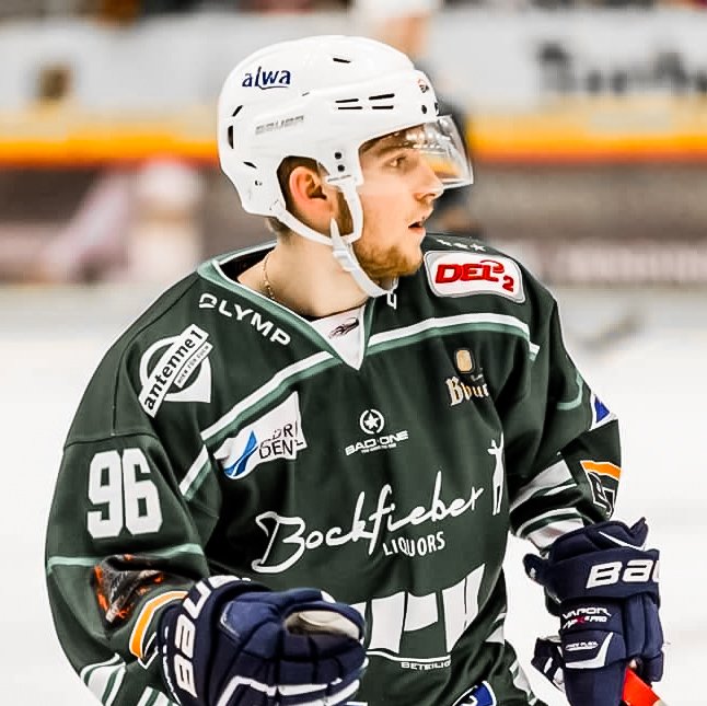 Mit Lukas Fröhlich ist es dem Team Jakob Vostarek und Christopher Mauch gelungen, einen weiteren Spieler mit viel höherklassiger Spielerfahrung für die Stuttgart Rebels zu verpflichten. 💪
Mehr über Lukas erfahrt ihr hier: rebels-stuttgart.com/neuzugang-numm….
---
#Stuttgart #Eishockey