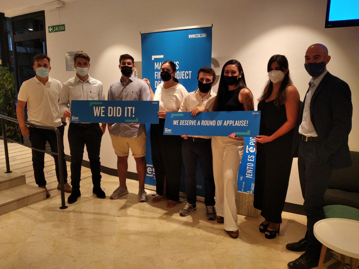 ESICBarcelona's tweet photo. Los alumnos del Master en Dirección de Marketing y Gestión Comercial [GESCO] defendieron ayer su proyecto final ante el tribunal, que pone el broche final a una etapa llena de aprendizajes, retos y experiencias profesionales. 

Gran trabajo equipo👏
#AmazingMarketers #WeAreESIC🚀 https://t.co/4AvzJoOto0