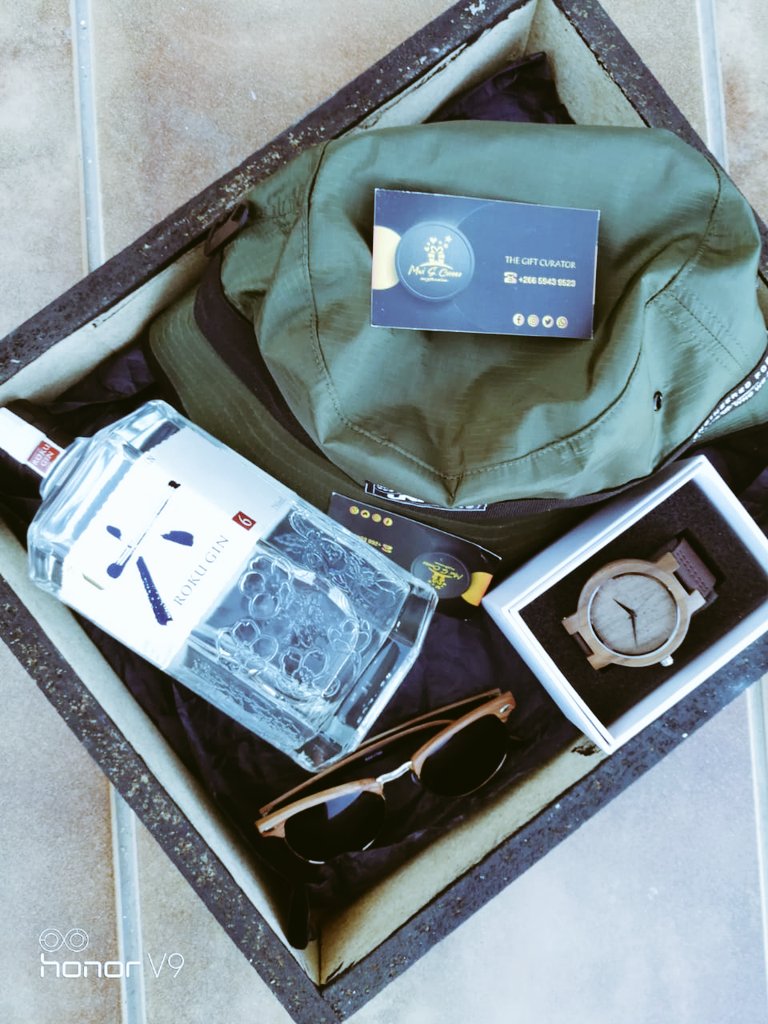 MaxSCorner01's tweet photo. Favs deserve The world and more ❤️🎀
#giftsforguys #giftsforhim #giftsforboyfriends #love #relationshipgoals #carepackages #luxury #lifestyle #giftideas #gifts #giftswithlove #Appreciationbox #uniquegifts #personilisedgifts #lstwitter #Lesotho #maxscorner https://t.co/ws1JnHfO7Y