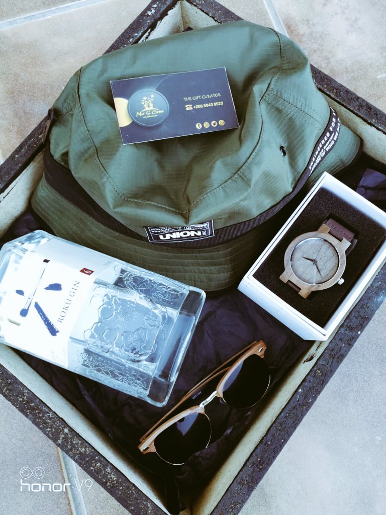 MaxSCorner01's tweet photo. Favs deserve The world and more ❤️🎀
#giftsforguys #giftsforhim #giftsforboyfriends #love #relationshipgoals #carepackages #luxury #lifestyle #giftideas #gifts #giftswithlove #Appreciationbox #uniquegifts #personilisedgifts #lstwitter #Lesotho #maxscorner https://t.co/ws1JnHfO7Y