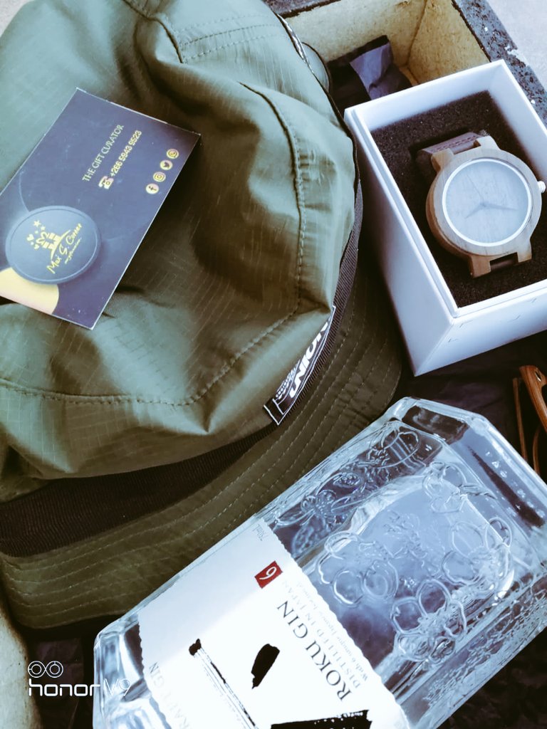 MaxSCorner01's tweet photo. Favs deserve The world and more ❤️🎀
#giftsforguys #giftsforhim #giftsforboyfriends #love #relationshipgoals #carepackages #luxury #lifestyle #giftideas #gifts #giftswithlove #Appreciationbox #uniquegifts #personilisedgifts #lstwitter #Lesotho #maxscorner https://t.co/ws1JnHfO7Y