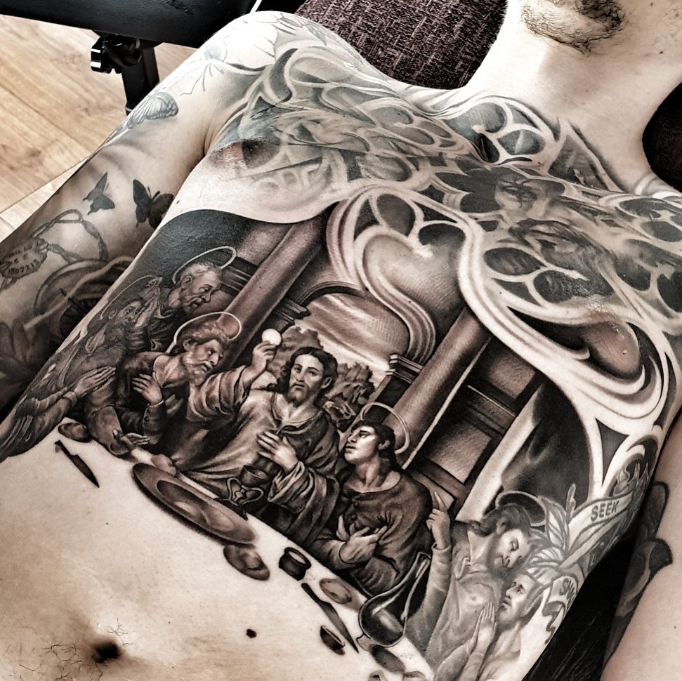 JayTAT2's tweet photo. Day 4 in the bag for Mitchell.
Still a way to go till fully complete but what a machine this lad is.
#adrenalinetattoostudio #jayhutton https://t.co/cUZADeGHyz