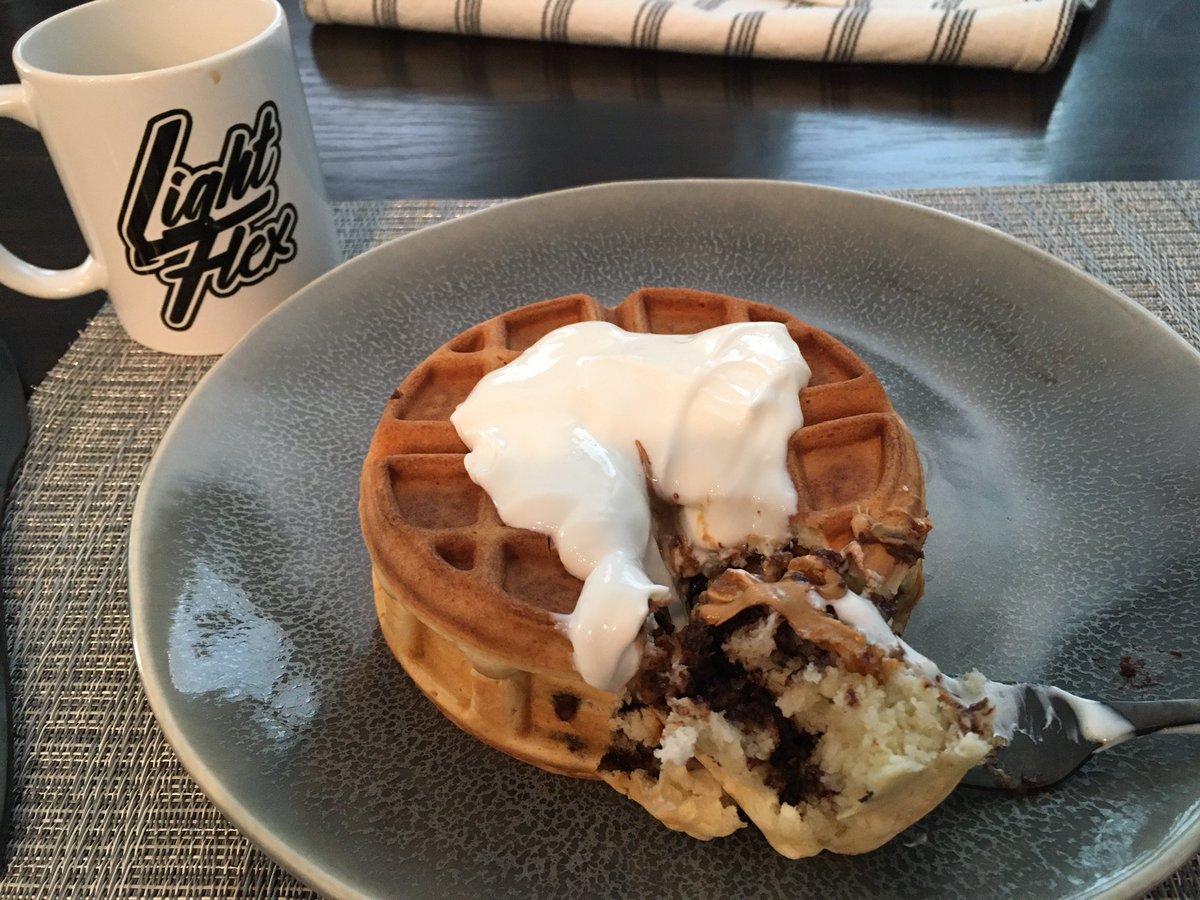 FragArtist's tweet image. We out here flexing 💪🏻 @R0SSBURGER #lightflex