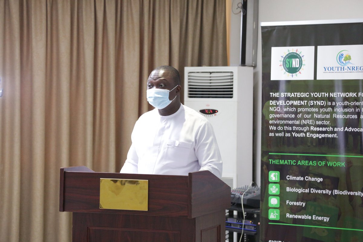 SYNDGhana's tweet photo. We need to conceptualize the issue of green business to make youth understand the importance of delving into the green business sector - Mr. Nelson Owusu Ansah, Executive Director of @Youthgh.
#YouthInRenewables
#WeAreUpToSomething
#InvestInRenewables
#REstartups https://t.co/uT0yHEOUJQ