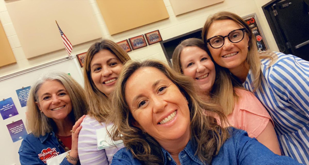 alegarbesmath's tweet photo. We are learning so much @GreatExpOrg training this week! These ladies have been so welcoming to me! #destinationexcellence #GEinTISD https://t.co/ashv7yCVHC