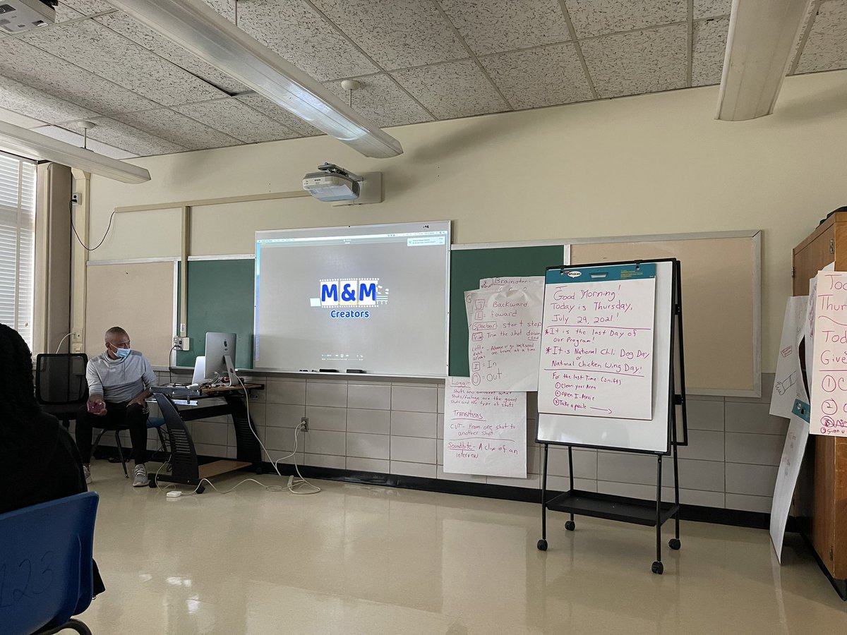 LMooreFMS_FTPS's tweet image. I am in awe of the talent and creativity of our amazing FMS Art Integration students! I learned a lot watching their How-To Videos. @MrPaspects_FTPS @HurdVPFMS_FTPS @KellyVPFMS_FTPS @SGS_FTPSchools