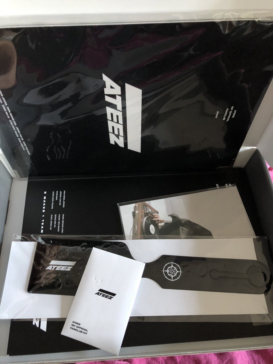 PinkySelling's tweet photo. ATEEZ 1st official fanclub - sans carte nominative et badge - QYOP / proposez un prix https://t.co/za7zfn4vNP