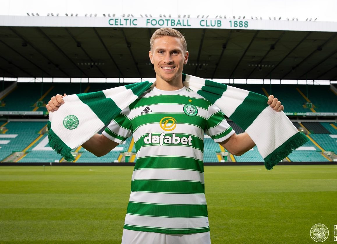 CarlAStarfelt's tweet photo. Proud to be wearing the colours. Time for a new chapter. 📖 🙏🏻 @CelticFC . https://t.co/Fb4nLk7zhM