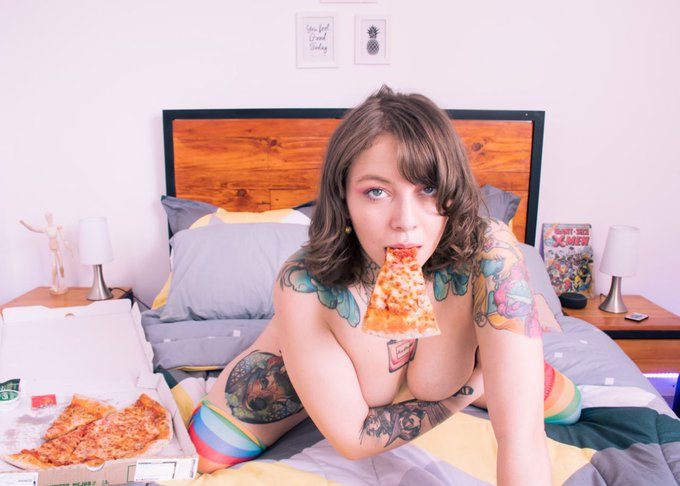 Guys wanna eat #hot and sassy, ​​let's go with my #sexy friend #live https://t.co/OUEF7W5NnU https://t<a href="/tag/hot"class="tags">#hot</a><a href="/tag/sexy"class="tags"><span>#sexy</span></a><a href="/tag/live"class="tags"><span>#live</span></a>