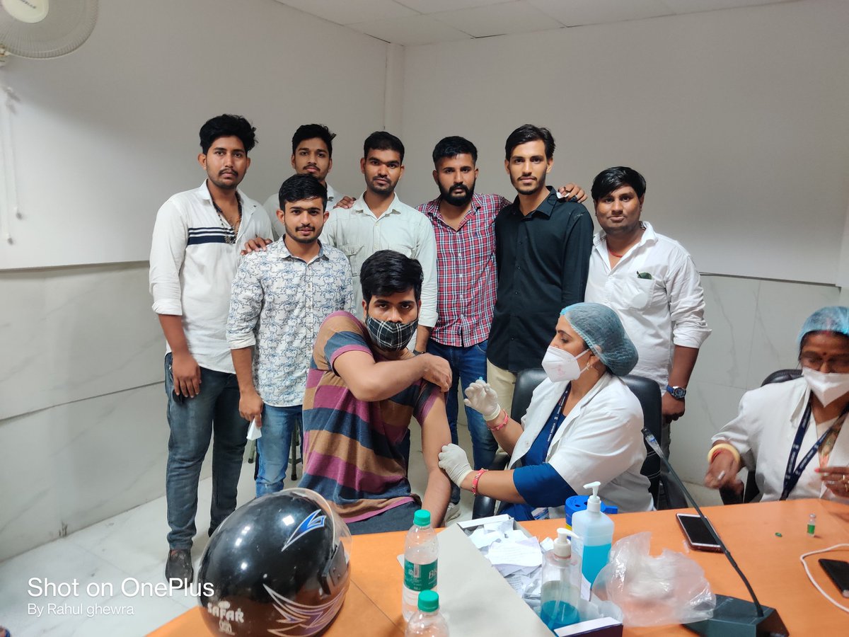 GhewraRahul's tweet photo. आज लाचू मेमोरियल कॉलेज में वैक्सीनेशन कैंप का आयोजन किया गया जिसमे हमारे कॉलेज के शिक्षक गण तथा मेरी टीम के सभी सदस्यों का बहुत बहुत धन्यवाद जिन्होंने कार्यक्रम को सफल बनवाया । 

सौजन्य से
राहुल भंवाल घेवड़ा https://t.co/3nLkgcJQCe