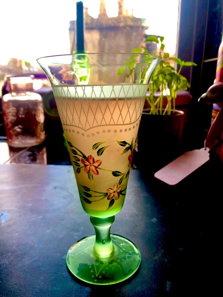 Katiemust's tweet photo. #ThirstyThursday I am truly looking through #roseπΉtinted #glasses a lover of #prettythings πΈπππ₯#beautiful πΈπ¦©ππ #vintage #shoplocal #recycle #secondhand #thirfty #TREASURE #handmade #LakeDistrict https://t.co/AD55ocJqrG