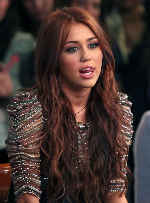 DivulgaMiley's tweet photo. ❓ | Miley loira ou morena, qual vocês preferem?

— Responda com a hashtag: LIVE STREAM MILEYS SET https://t.co/xBk6Kp5iFA