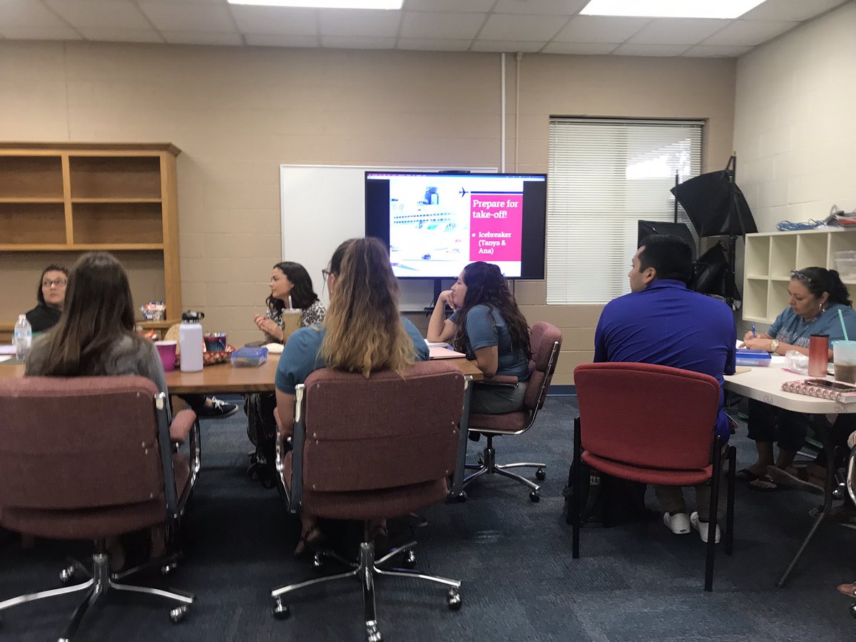 A lot of fun learning going on <a href="/DISDRann/">Rann Elementary</a>. Thank you <a href="/ChoatemJ/">Merideth J Choate</a> for guiding us in right direction! #TimeToShine