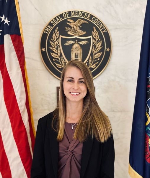 WCJP_PA's tweet image. Mercer County Court of Common Pleas is hosting Carey for an internship this summer.  Carey is a rising second year working towards a Juris Doctor (J.D.) and a concentration in criminal law at Penn State Law in State College. 

#PASummerInterns #InternsofPA2021 #NationalInternDay