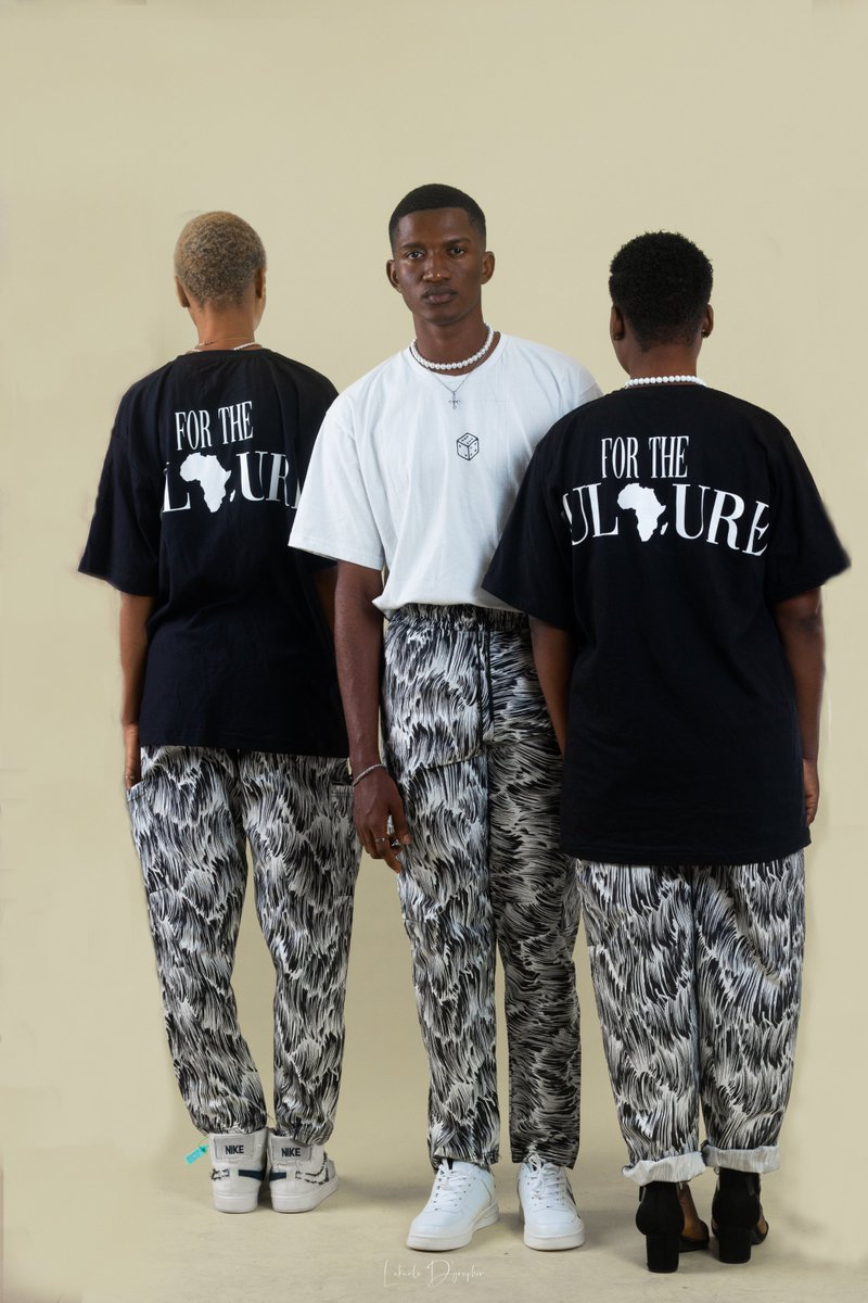 Artsbytoyos's tweet photo. REVAMPED REVAMPED REVAMPED
IN THE BEGINNING
FOR THE CULTURE first ever edition now restocked for you
Available for you in Black and White baggy T-shirt
LOVE IT! OWN IT! ROCK IT!
CATCH UP! Just Dm away from you.
#black #white #blackandwhite #Toyos #fortheculture https://t.co/SqGvoVq0oM