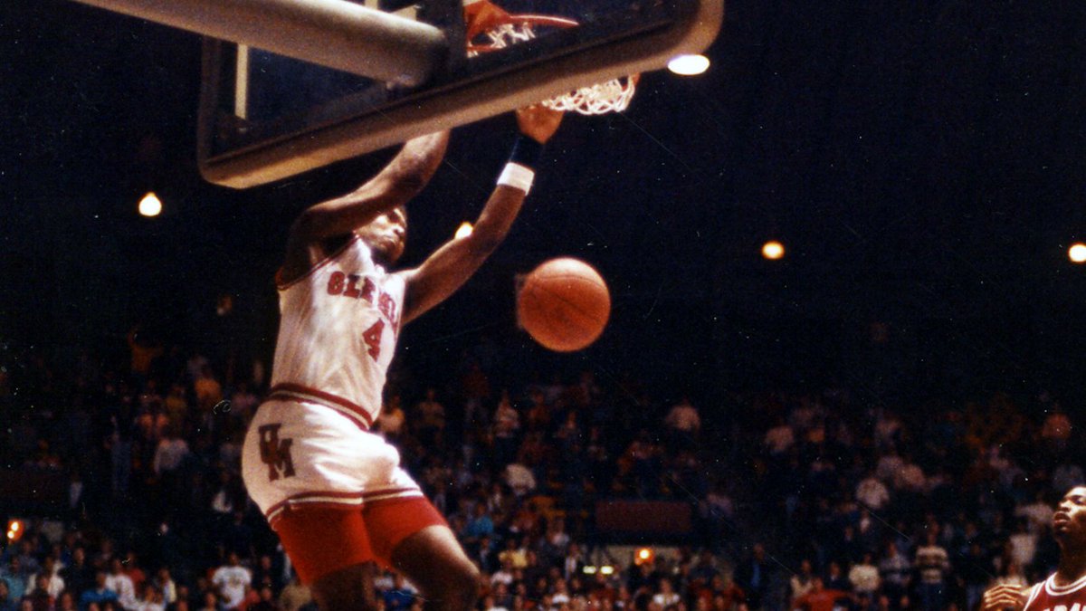 OleMissMBB's tweet photo. Looking forward to having our 🏀 alumni back in town this weekend https://t.co/u9AuRI2R7S