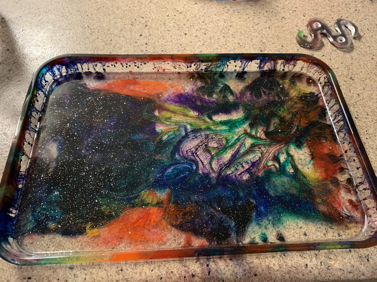 AutisticArtist4's tweet photo. Absolutely beautiful! My favorite tray I’ve made so far!!

#tray #resintray #rollingtray #beautifultray #colorful #colorfulresin #drip #art #beautifulart #resinart #resinartist #artist #autisticartist https://t.co/wVUiwAjChb