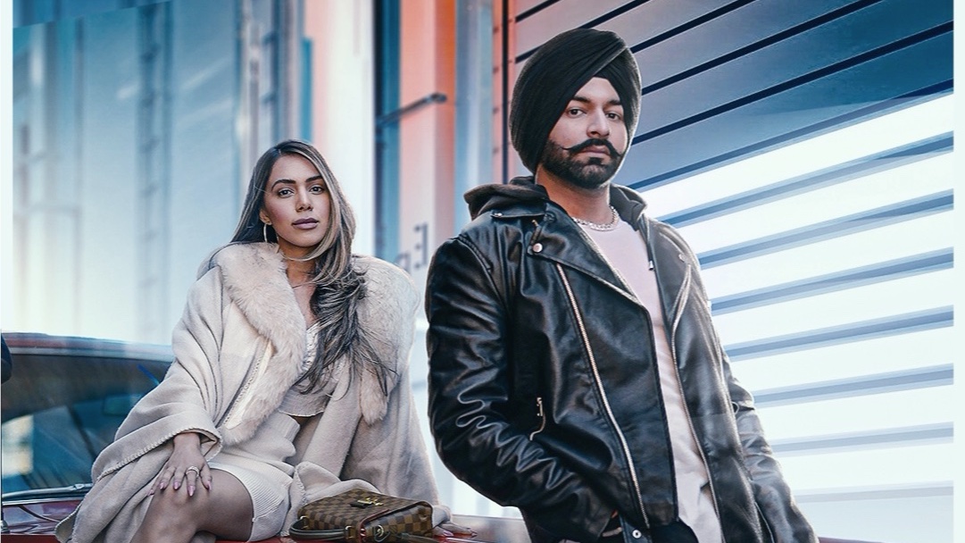 GSidhuOnline's tweet photo. Really excited for this one. 3rd video from the album Amreeke Aala, CROP TOP. Bhangre paun layi ready ho jo💪
@JStatikMusic @The_Animal11 @GurneetDosanjh
#gsidhu #jstatik #croptop #amreekeaala https://t.co/XkUXxOOj3w