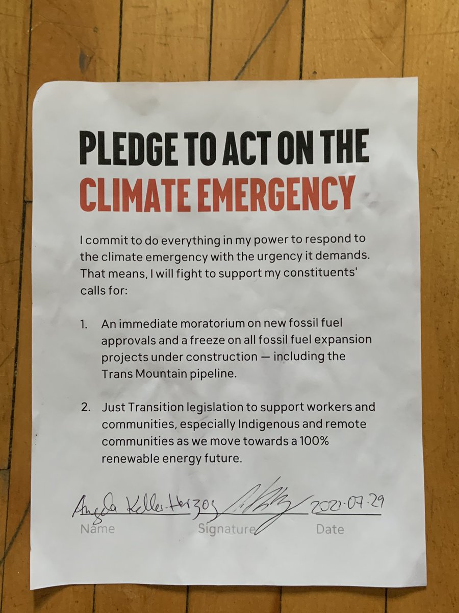 Unsurprisingly, <a href="/cathmckenna/">Catherine McKenna</a> wasn’t there &amp; refused the pledge. But our riding is lucky enough to have 2 candidates who agreed to our demands:
1️⃣ Moratorium on new fossil fuel projects and freeze ones under construction 
2️⃣ Just transition legislation
<a href="/AMacEwen/">arthur macewen</a> <a href="/akellerherzog/">Angela Keller-Herzog</a>
