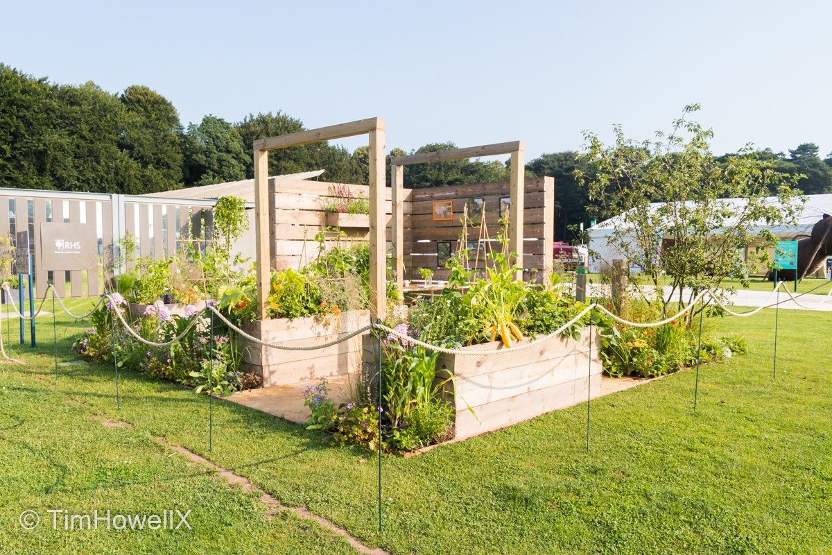 TimHowellX's tweet photo. #Top20Highlights of #RHSTatton #Highlight 08 @Garden_Ninja is a busy man what with designing and planting the incredible @BBCNWT Community Garden at Tatton and appearing on BBC TV "Garden Rescue" and starring in his own one man show at @RHSBridgewater https://t.co/uok0AWZKYM