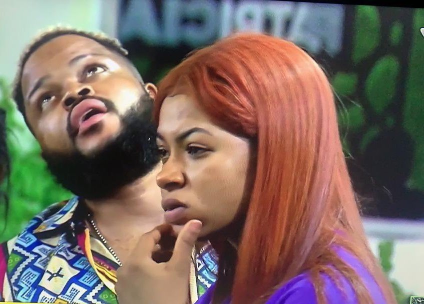 attah_akor's tweet image. Back benchers when the teacher ask a question and turn towards them: