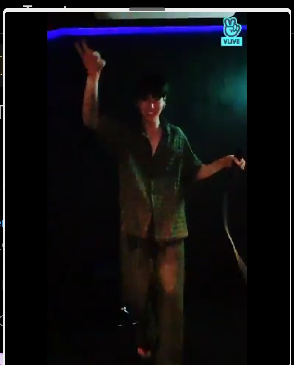 sellamat29's tweet image. JUNGKOOK....
JIDAT 
TATO+LENGAN KEKAR
WAJAH GUMUS
TERPAMPANG DENGAN NYATA...
AKJFSKAJGSKAJHFSKAKJGAKAG
terimakasih untuk mini konsernya,seneng pake banget
😭😭😭😭😭😭😭😭😭😭😭😭