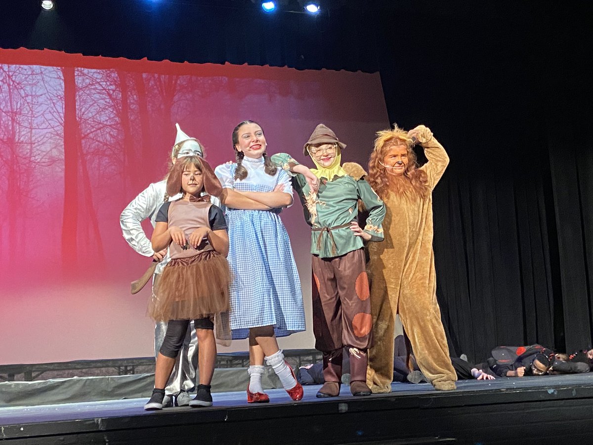 camdencatholic's tweet photo. One final FREE performance of this adorable family favorite: The Wizard of Oz, presented by the CCHS Summer Theater Program, this evening (Thursday 7/29) at 7pm. Come on out and enjoy in the Grandi Auditorium! #artsatcchs #camdencatholicarts #imaginecreateinnovate #summeratcchs https://t.co/CzjmwQ425y