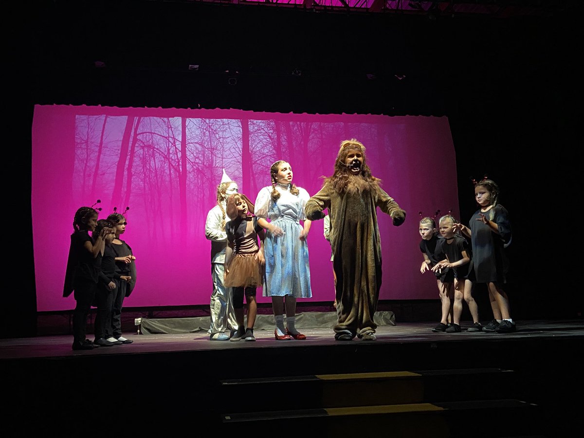 camdencatholic's tweet photo. One final FREE performance of this adorable family favorite: The Wizard of Oz, presented by the CCHS Summer Theater Program, this evening (Thursday 7/29) at 7pm. Come on out and enjoy in the Grandi Auditorium! #artsatcchs #camdencatholicarts #imaginecreateinnovate #summeratcchs https://t.co/CzjmwQ425y