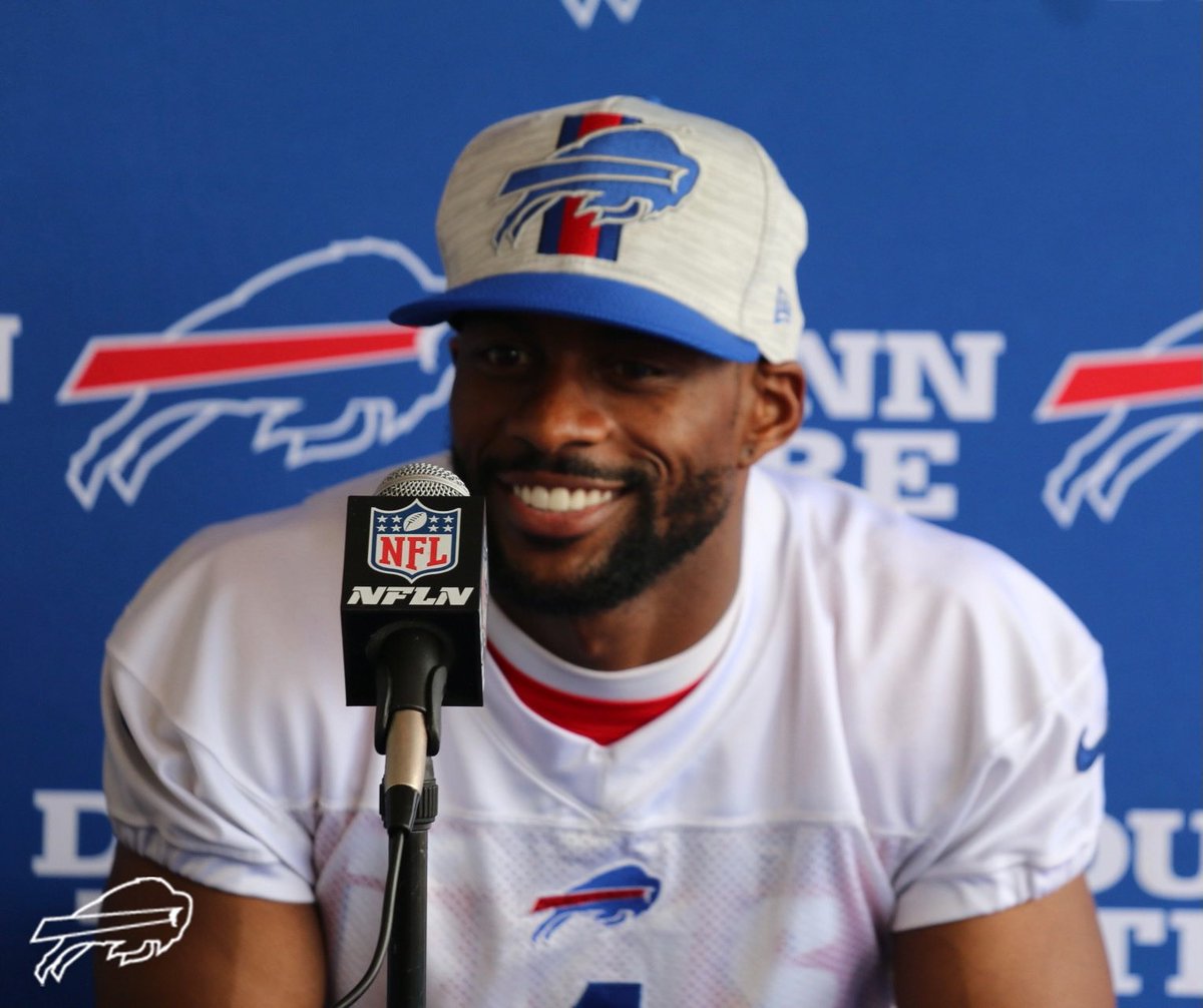 BuffaloBills's tweet photo. WR Emmanuel Sanders: I’ve been in the NFL for 12 years, but some of the throws that Josh Allen made today made my jaw drop. #BillsCamp https://t.co/ejfQIvQMyu