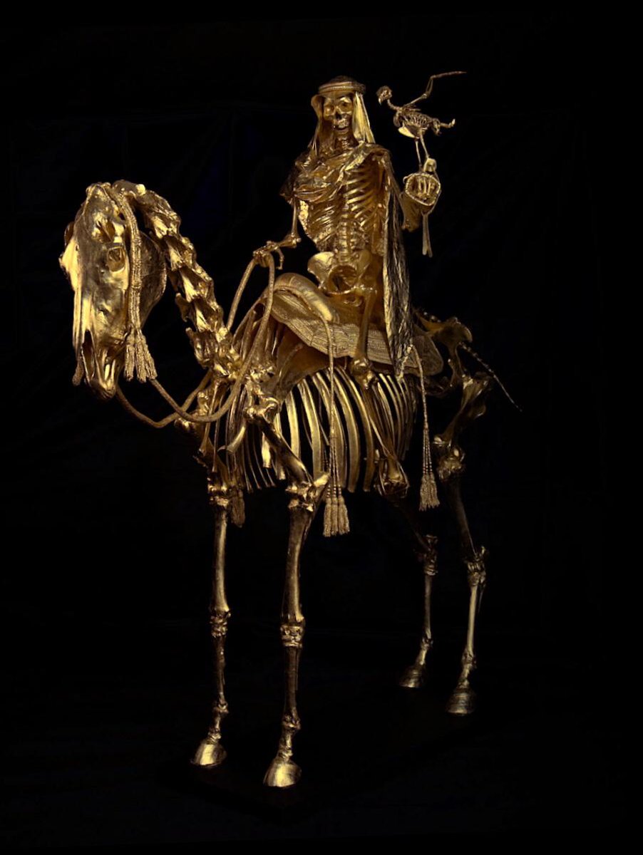 RubaManaseer's tweet photo. Wow guys! look what I’ve just seen, an Arabian Falconer all in Gold.
I think the artist is Stephen Cawston. 
 #brilliant #sculpture #goldensculpture #ArtistOnTwitter #artwork #ArabianHorse #Arabianknight #Falcon #skeletons 👏👏💛💛💛#twitter https://t.co/9njdBtXgZO