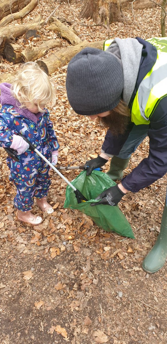 BucksCouncil's tweet photo. All patches across Black Park &amp; Langley Park have now been adopted as part of @BCCountryParks  exciting #AdoptAPatch scheme. (We've even had to add additional ‘Hot Spot Floats’ in busier patches!) 🚮🌼 https://t.co/FLU99we66L