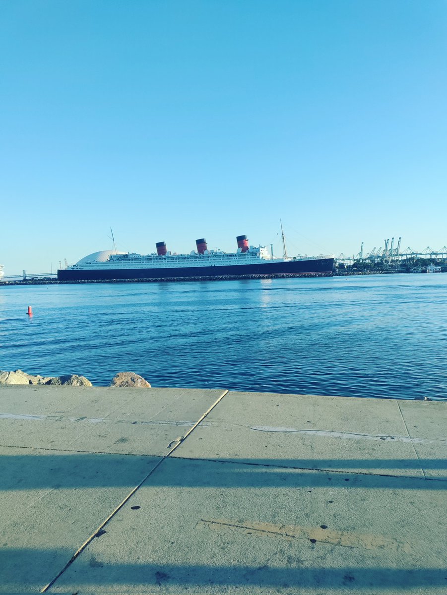 Queentequila2's tweet photo. Went for a walk on the beach 🏖️ #longbeach https://t.co/2zuhoR2OXV