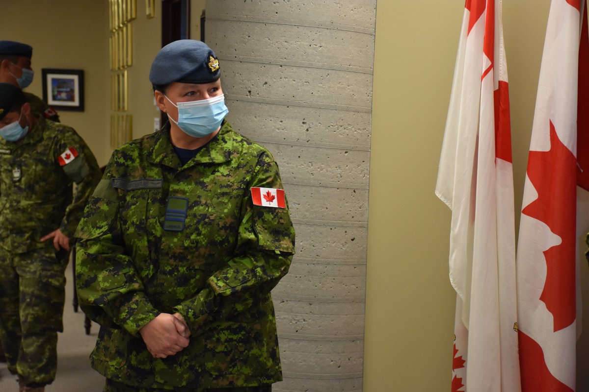 CmdtURSCE's tweet photo. Majors François Hébert and Isabelle Lebrun-Dupuis have officially exchanged their J3 responsibilities at RCSU Eastern. Maj Hébert becomes responsible for regional training and Maj Lebrun-Dupuis will command the St-Jean training zones. https://t.co/EIJuOYOddM