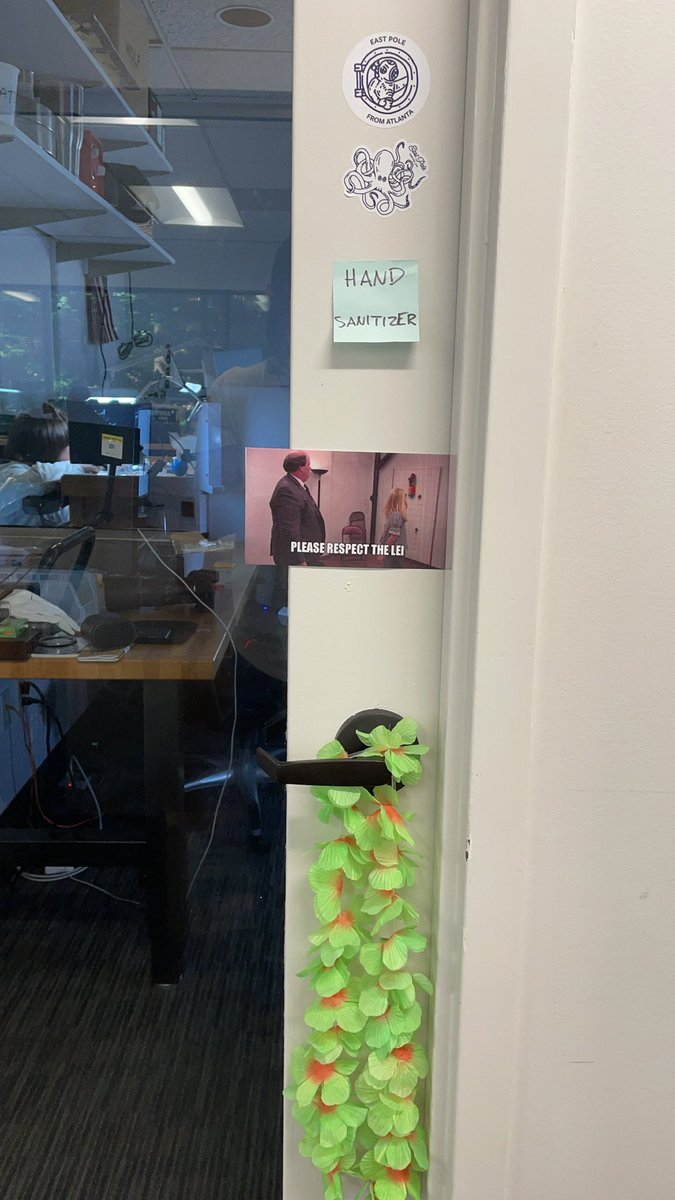 visualsofisa's tweet photo. We love The Office at work. #theoffice https://t.co/uaZWfTZDj2