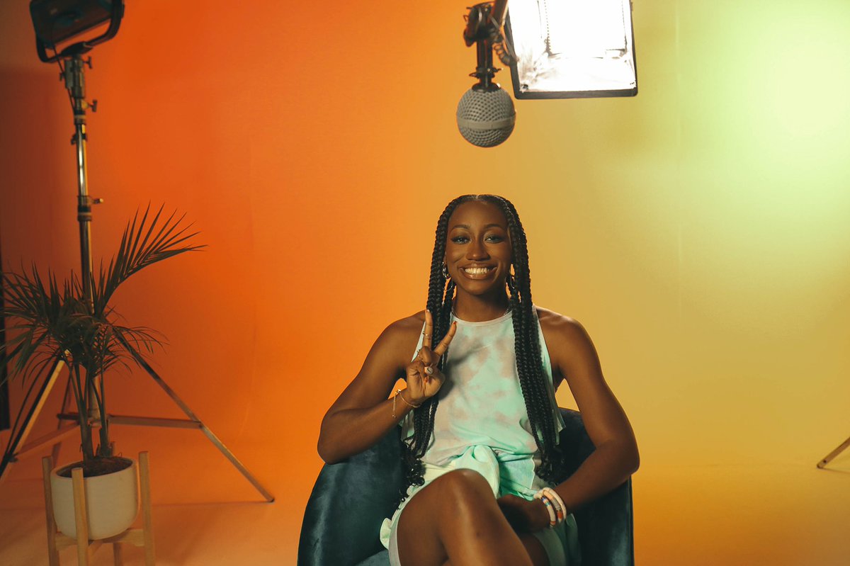 NiaOnAir's tweet photo. I’m just a girl from Decatur, living my wildest dreams. 

Zone 6 this one is for you. ❤️

#ComeThru https://t.co/tEYASFliL4
