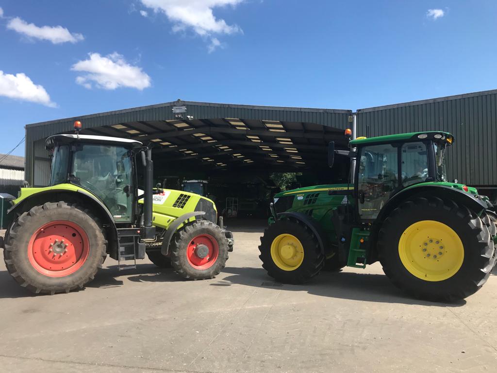 DoubledayGroup's tweet photo. Well done to Doubleday Holbeach Sales Representative Richard Hook who had the pleasure of taking out this Claas Arion 620 yesterday and replacing it with a new John Deere 6155R! #DeliveryDay #ItsTimeToUpgrade https://t.co/HqEOc3ZcfK