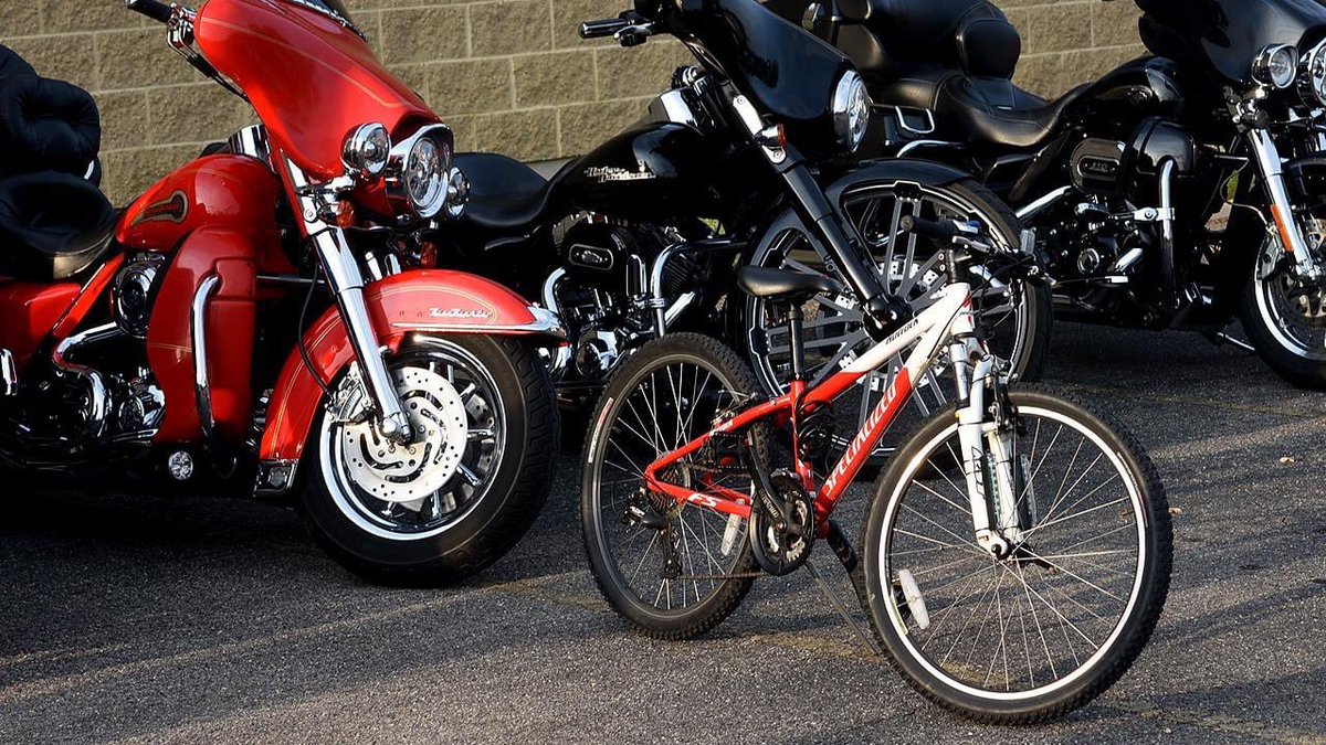 Super_Tuesday's tweet photo. Shine up those 2, 3, or 4 wheelers and join us and our sponsor @budlight tonight (7/29) at @BowlAVard for music, dancin, and an absolutely beautiful night at Bike Night! #supersummer21 #madisonwi #bikenight https://t.co/LU1orznMuu