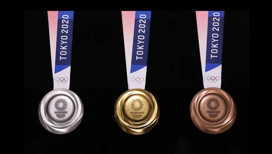 MobileXtraInc's tweet photo. Recycler ♻️ ses appareils mobiles offre une multitude de possibilités telle que la création des médailles 🥇🥈🥉 pour les Jeux Olympiques de Tokyo 2020. https://t.co/IRcPn9bAB4 https://t.co/iFab5ZIfMO