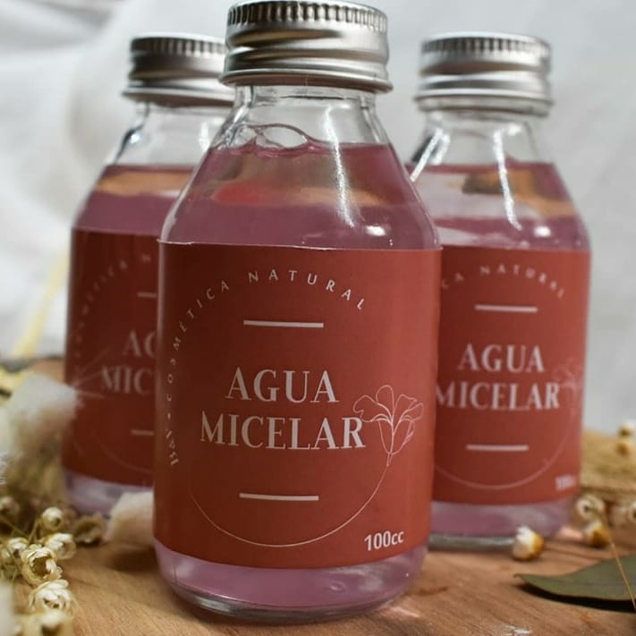 AGUA MICELAR💆🏼‍♀️💆‍♂️- $400
La formula del #aguamicelar permite limpiar la piel sin irritarla. No necesita aclarado y tonifica, hidrata y refresca sin resecar la piel. También puede ser usada de manera previa al maquillaje para que este se fije mejor.
#RostroLimpio #PielSedosa