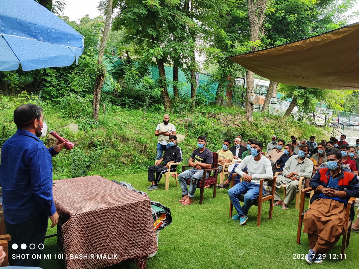 DirSHDK's tweet photo. #Relief #Camp organised by #IRCSJK  at Beerwah, #Budgam in presence of Worthy #Director #SHD Kashmir, Deputy Director Central SHD Kashmir and #DSHO Budgam. https://t.co/vFKqF0Bstr