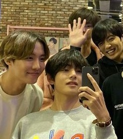 YOONGIPR0DX's tweet photo. https://t.co/zr9tzk9SyW