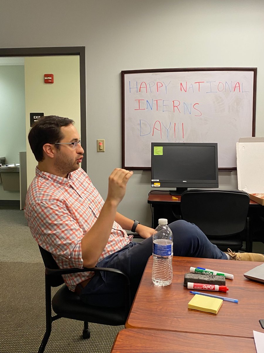 CareerCorps's tweet image. Our Youth Career Specialist, JJ, talks to our summer interns about their experiences, LinkedIn, and resumes. #PSSummerInterns #InternsofPA2021 #EDSI