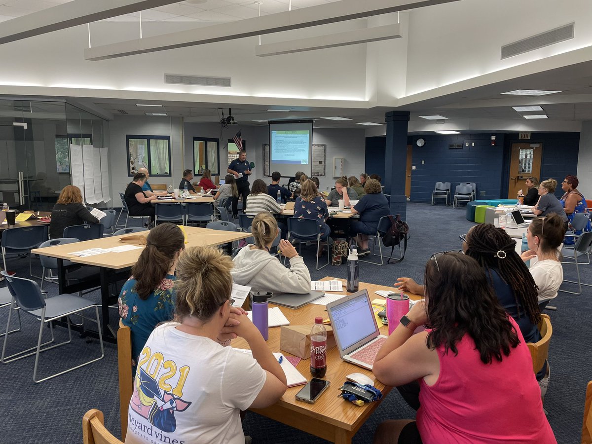 johnbmorse's tweet photo. @MichaelENehrin1 leading our 8th grade team! @MSDDecatur @DmsHawks1 #decaturproud #todayigetto https://t.co/bztCDqGBp8