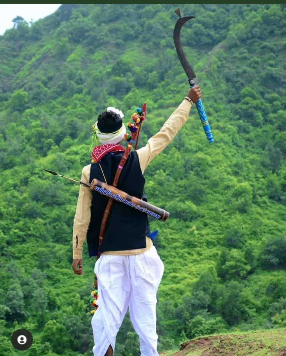 मीणा आदिवासी समुदाय का युवा जाग चुका है। अब वो अनपढ़ बालक नहीं रहा जिसे ताबीज देकर खुश कर दिया जाएगा। अब वो हक, अधिकार, सम्मान के लिए लड़ेगा। ढोंग, पाखंड, अंधविश्वास फैलाने वाले चड्डिधारीयों के खिलाफ खड़ा होगा। जोहार।
@MSJorwal9900 #किरोड़ी_समाज_विरोधी @dnyadav @MankeshMeenaInc