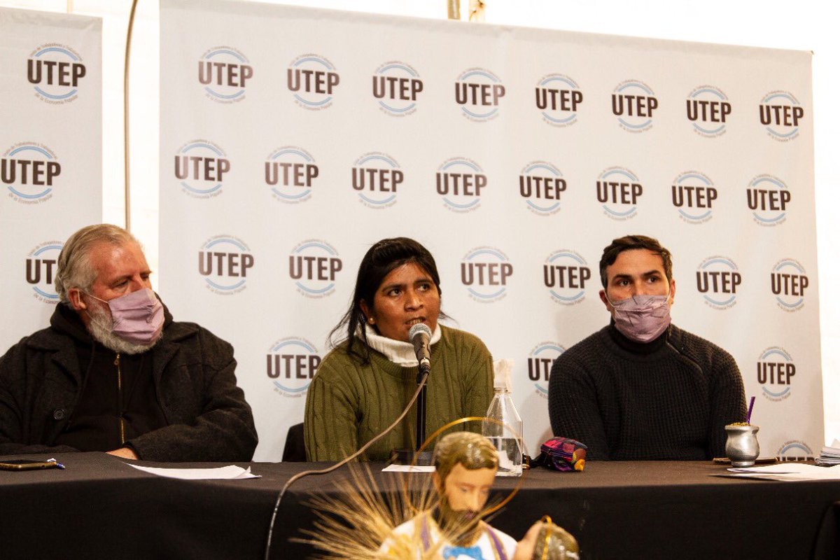 UTEPoficial's tweet photo. 7 de agosto: “Los y las pobres ya no esperan, trabajan, se organizan y luchan”

Hoy nuestro secretariado nacional votó en asamblea llevar adelante la tradicional marcha de San Cayetano en unidad por Tierra, Techo y Trabajo de Liniers a Plaza de Mayo y con jornadas en todo el país https://t.co/CAxThCtCn7