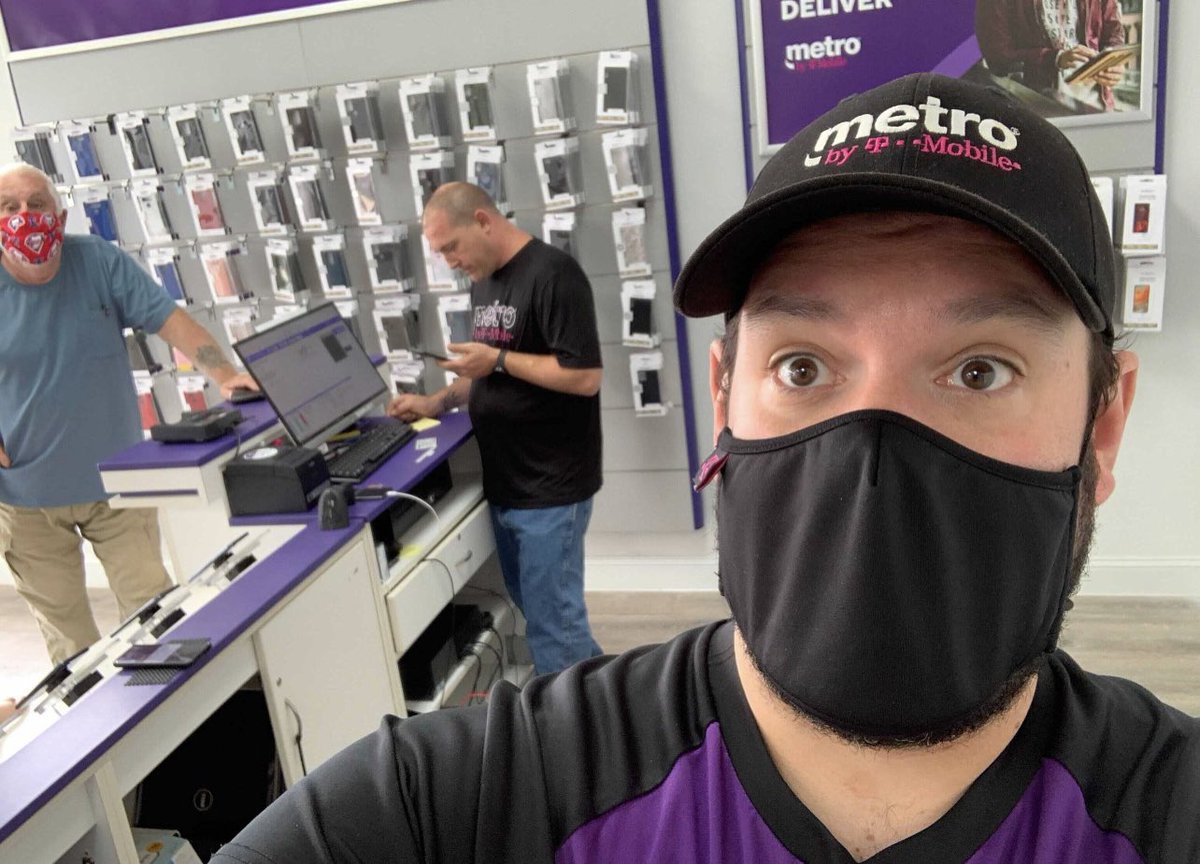 We are a go for launch <a href="/MetroByTMobile/">Metro by T-Mobile</a> 🚀 HUGE offers &amp; customers are ❤️ it! #MonSTARS #5G <a href="/meganpanicucci/">Megan Panicucci</a> <a href="/thayesnet/">Terry Hayes</a>