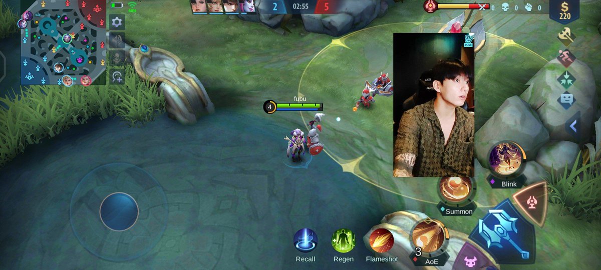 Ehryne_Bagon's tweet photo. Okay, we were playing mobile legends when Jungkook started a vlive! As you can see we were just starting and I was like oh my gosh let's end this shit faster! I need to watch Jungkook's live! https://t.co/FktY55aq4a